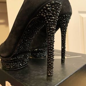EUC BRIAN ATWOOD FRANCOISE PUMP IN BLACK SUEDE WITH CRYSTALS